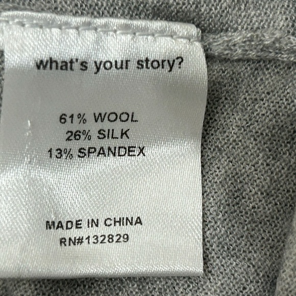 ✨Lightweight grey ribbed flare pants with a relaxed fit and elastic waistband✨ - Picture 3 of 4